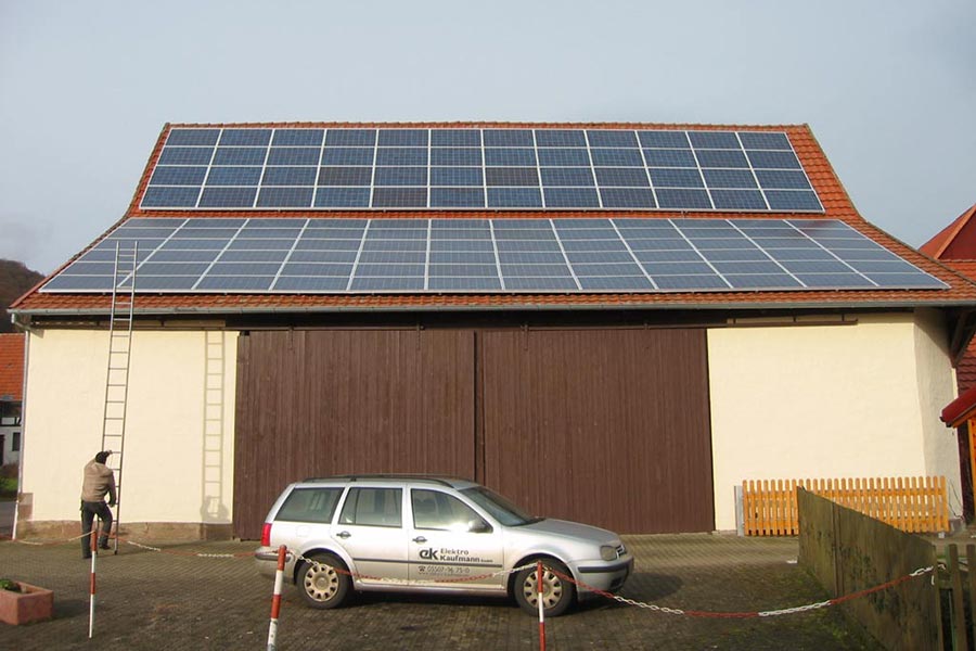 Solar-Großanlage auf Scheunendach